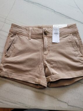 American Eagle Outfitters Women’s Tan Cotton Roll-Hem Shorts